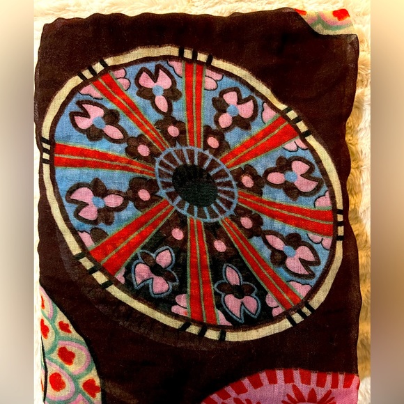 Scarf 🧣 - Picture 2 of 2